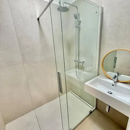 Elegant For Short דירה *