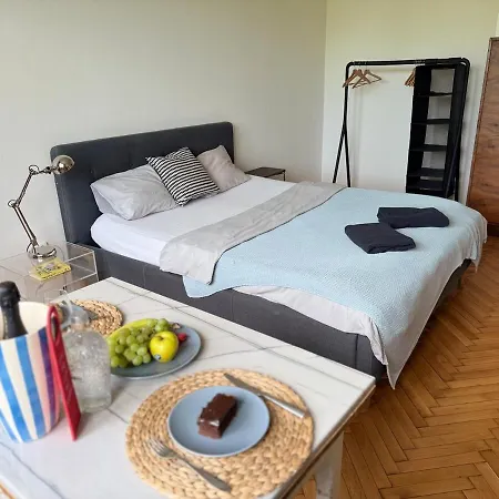 Elegant For Short * Bratislava