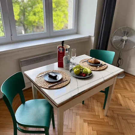 Elegant For Short * Bratislava