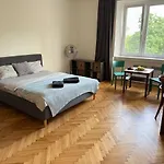 Elegant For Short Apartmán